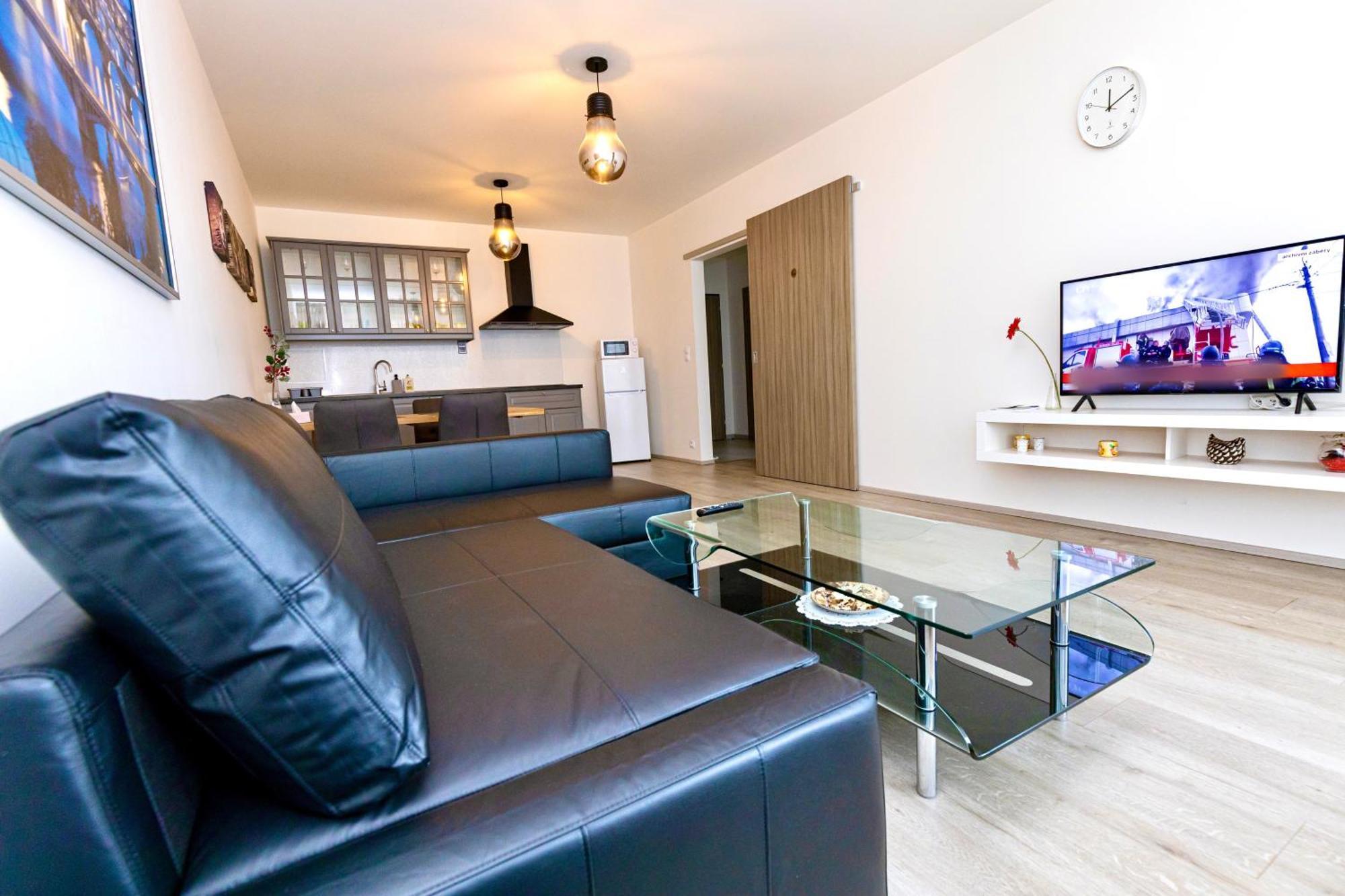 Modern Apartment • Garden • Near The City Center Prague Exterior photo