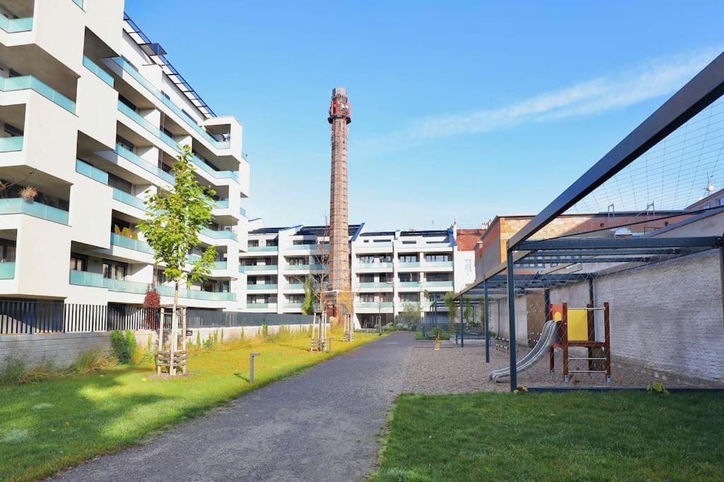 Modern Apartment • Garden • Near The City Center Prague Exterior photo
