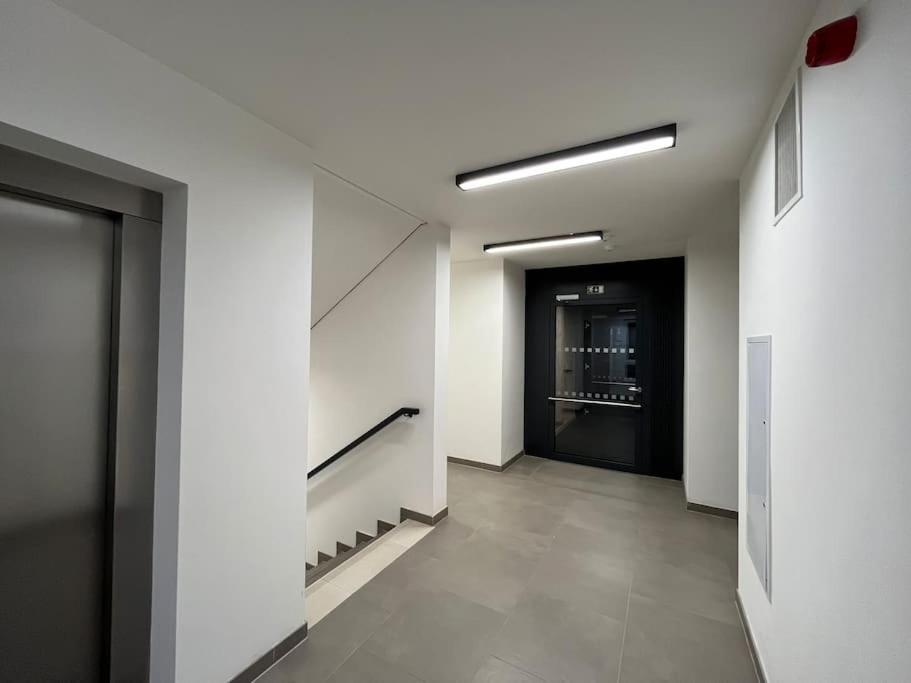 Modern Apartment • Garden • Near The City Center Prague Exterior photo